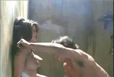 Голая Афина Мэсси в фильме «Беззвучный крик» фото #10