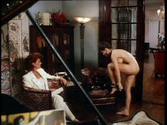 Голая Афина Мэсси в сериале «Скрытое» фото #13