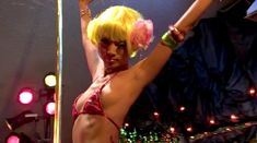 Голая Бай Лин в фильме «Красивая жизнь» фото #4