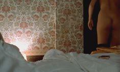 Голая Барбара Де Росси в фильме «Тихие дни в Клиши» фото #2