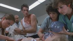 Голая Барбара Крэмптон в фильме «Реаниматор» фото #10