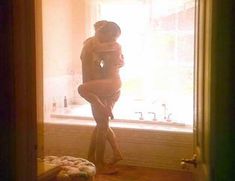 Голая Барбара Нивен в фильме «Развратная» фото #8