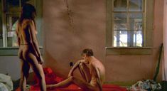 Голая Барбара Херши в фильме «Берта по прозвищу «Товарный вагон»» фото #9