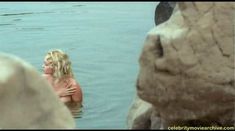 Беатрис Розен засветила соски в фильме «Риск стрелка Шарпа» фото #1