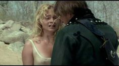 Беатрис Розен засветила соски в фильме «Риск стрелка Шарпа» фото #4