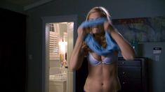 Бет Берс засветила сосок в фильме «Американский пирог. Книга любви» фото #1