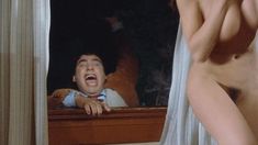 Голая Бетси Расселл в фильме «Частная школа» фото #10