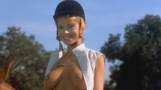 Голая Бетси Расселл в фильме «Частная школа» фото #14