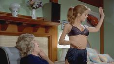 Голая Бетси Расселл в фильме «Частная школа» фото #18