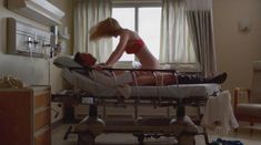 Голая Бетти Джилпин в сериале «Сестра Джеки» фото #1