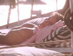 Голая Бо Дерек в фильме «Жрица страсти» фото #6