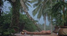 Голая Бо Дерек в фильме «Призраки этого не делают»