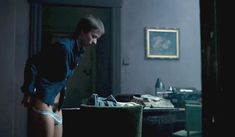 Полностью голая Богуслава Павелец в фильме «Случай» фото #4