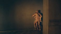 Голая Бонни Свин в сериале «Спартак. Кровь и песок» фото #5