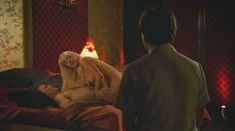 Голая Бояна Новакович в сериале «Наслаждение» фото #48