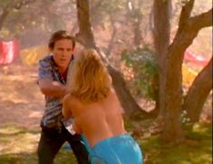 Голая грудь Бренды Бакки в фильме «Последнее средство» фото #4