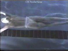 Голая Бриджит Нильсен в фильме «Домино» фото #5