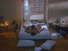 Голая Бриджит Фонда в фильме «Одинокая белая женщина» фото #5