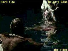 Голая Брижит Бако в фильме «Смертельный прилив» фото #5