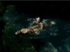 Голая Брижит Бако в фильме «Смертельный прилив» фото #6