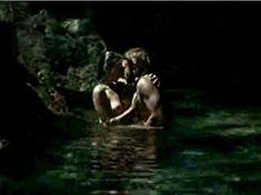 Голая Брижит Бако в фильме «Смертельный прилив» фото #8