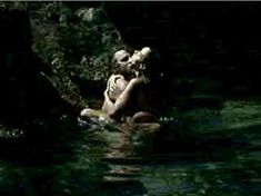 Голая Брижит Бако в фильме «Смертельный прилив» фото #11