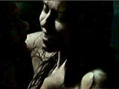 Голая Брижит Бако в фильме «Смертельный прилив» фото #12