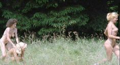 Голая писька Брижит Лаэ в порнофильме Six Swedes on a Campus фото #35