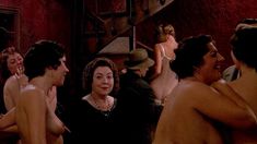 Голая Брижит Лаэ в фильме «Генри и Джун» фото #5