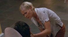 Голая Бриттани Дэниэл в фильме «Неистовство. Душители с холмов» фото #13