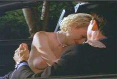 Голая Брэнди Дэвис в сериале «Эротические признания» фото #11