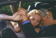 Голая Брэнди Дэвис в сериале «Эротические признания» фото #16