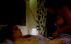 Голая Ваина Джоканте в фильме «Выжить» фото #6