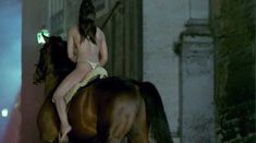 Голая Валентина Варгас в фильме «Без надежды на возвращение» фото #6