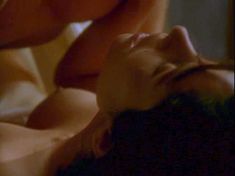 Голая Валентина Варгас в фильме «Южный Крест» фото #4