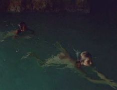 Голая Валери Кеннессен в фильме «Летние любовники» фото #24