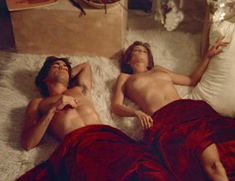 Голая Валери Кеннессен в фильме «Летние любовники» фото #29