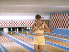 Ванесса Энджел засветила соски в фильме «Заводила» фото #4