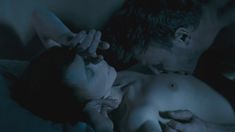 Голая Вера Фармига в фильме «По этапу» фото #2