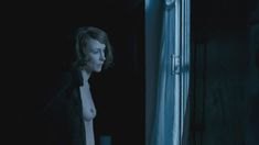 Голая Вера Фармига в фильме «По этапу» фото #4