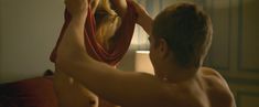 Голая Верле Батенс в фильме «Многообещающее начало» фото #2