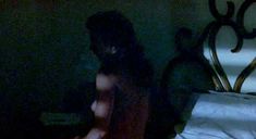 Полностью голая Виктория Абриль в фильме «Проклятый газон» фото #19