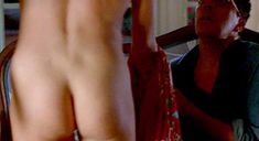 Полностью голая Виктория Абриль в фильме «Проклятый газон» фото #24