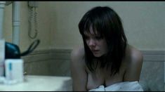 Голая Виктория Винги в фильме «Реприза» фото #8