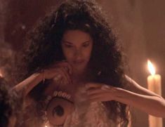 Голая Вина Бидаша в фильме «Первые 9 1.2 недель» фото #2