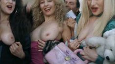 Голая Виоланте Плачидо в фильме «Моана» фото #13