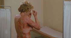 Вирджиния Мэдсен показала голую грудь в фильме «Кэндимэн» фото #2