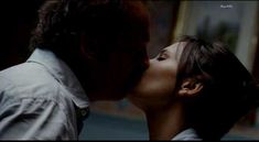 Голая грудь Виржини Ледуайен в фильме «Каждый хочет любить» фото #1