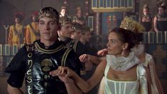 Габриель Анвар засветила грудь в сериале «Тюдоры» фото #7