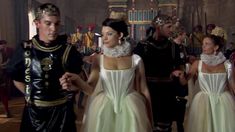 Габриель Анвар засветила грудь в сериале «Тюдоры» фото #8